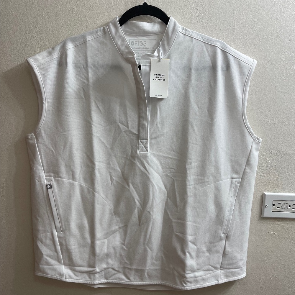 Figs Scrubs: White Rafaela Top (M)